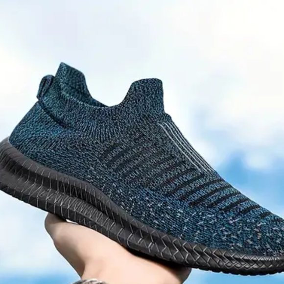 New Men's Knit Breathable Lightweight Slip On Casual Shoes. - Picture 2 of 2